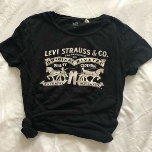 Levi’s Tee 🖤🏍